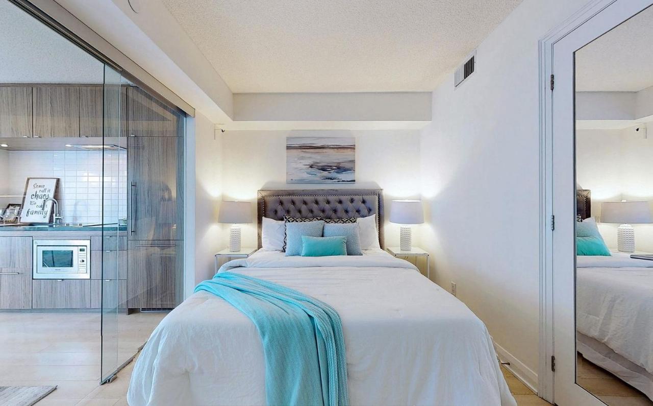 University Of Toronto Utsg Suites Bagian luar foto